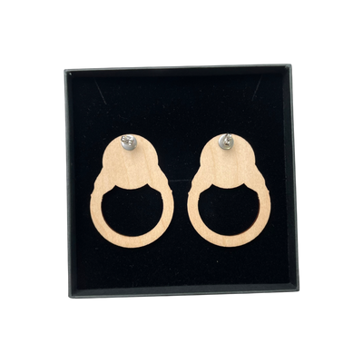 Yo Zen hug earrings, wooden