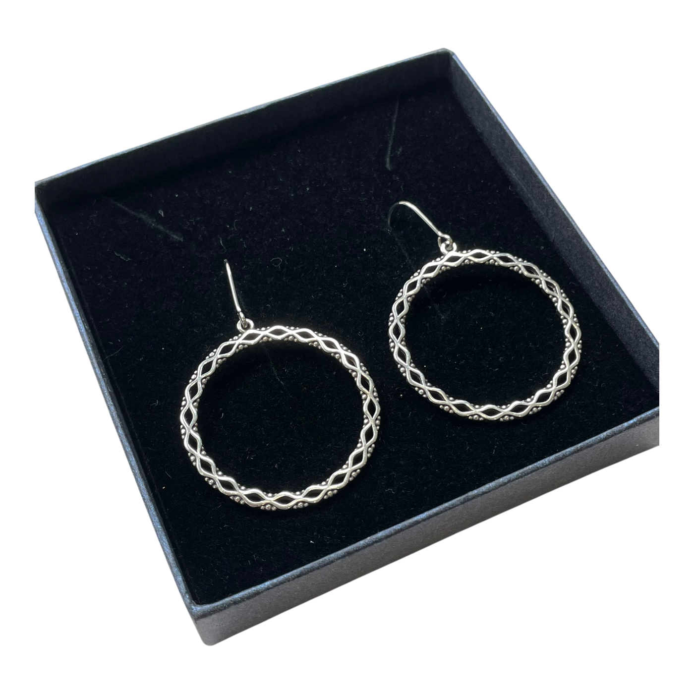 Lumoava Solina hook earrings, silver