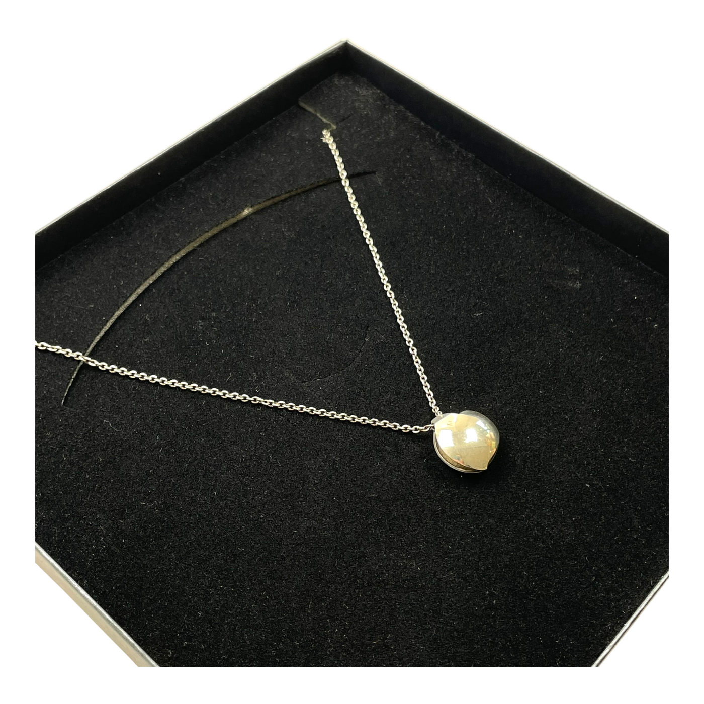 Lumoava hali necklace, silver