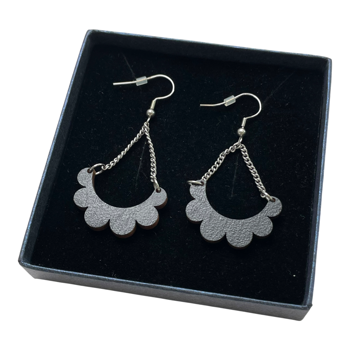 Maanantaimalli kaarella earrings, black