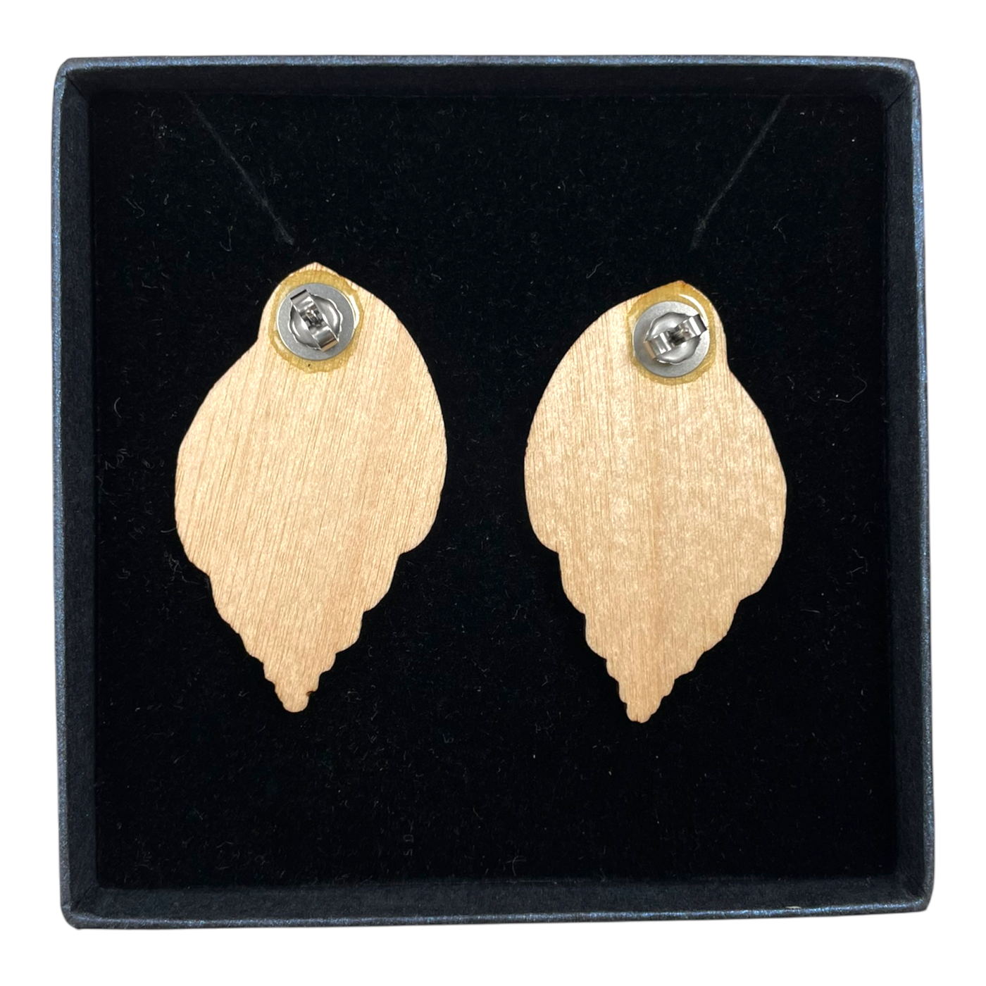 Morico seashell earrings, wood | onesize