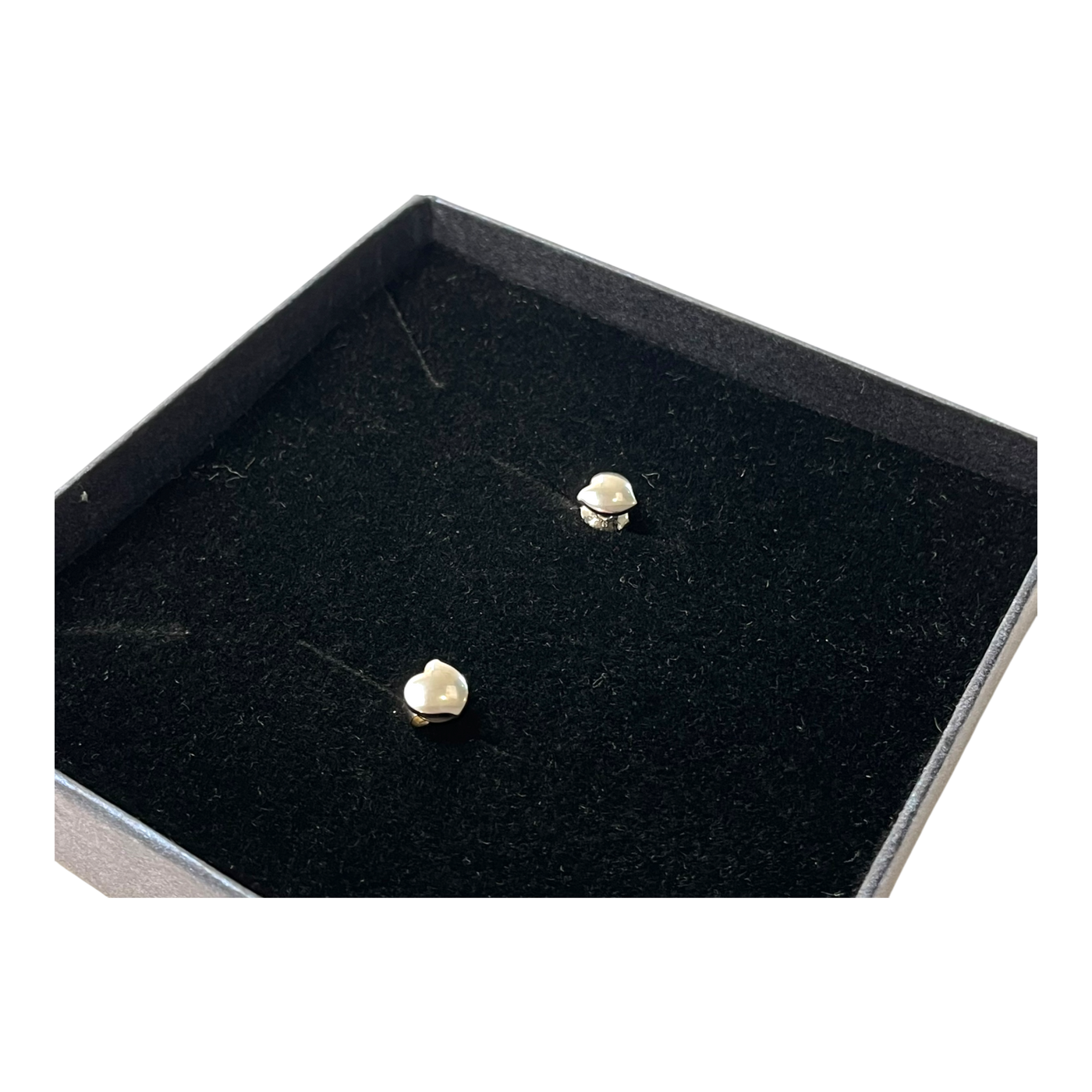 Lumoava hali stud earrings, silver