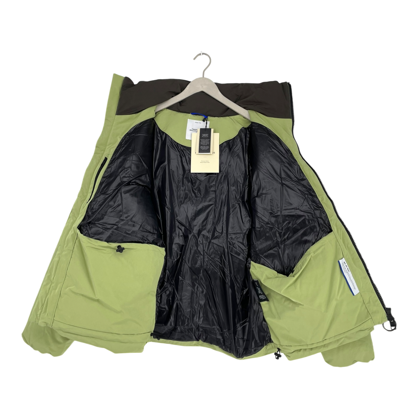 Embassy of Bricks and Logs oak harbor jacket, tea green | woman L